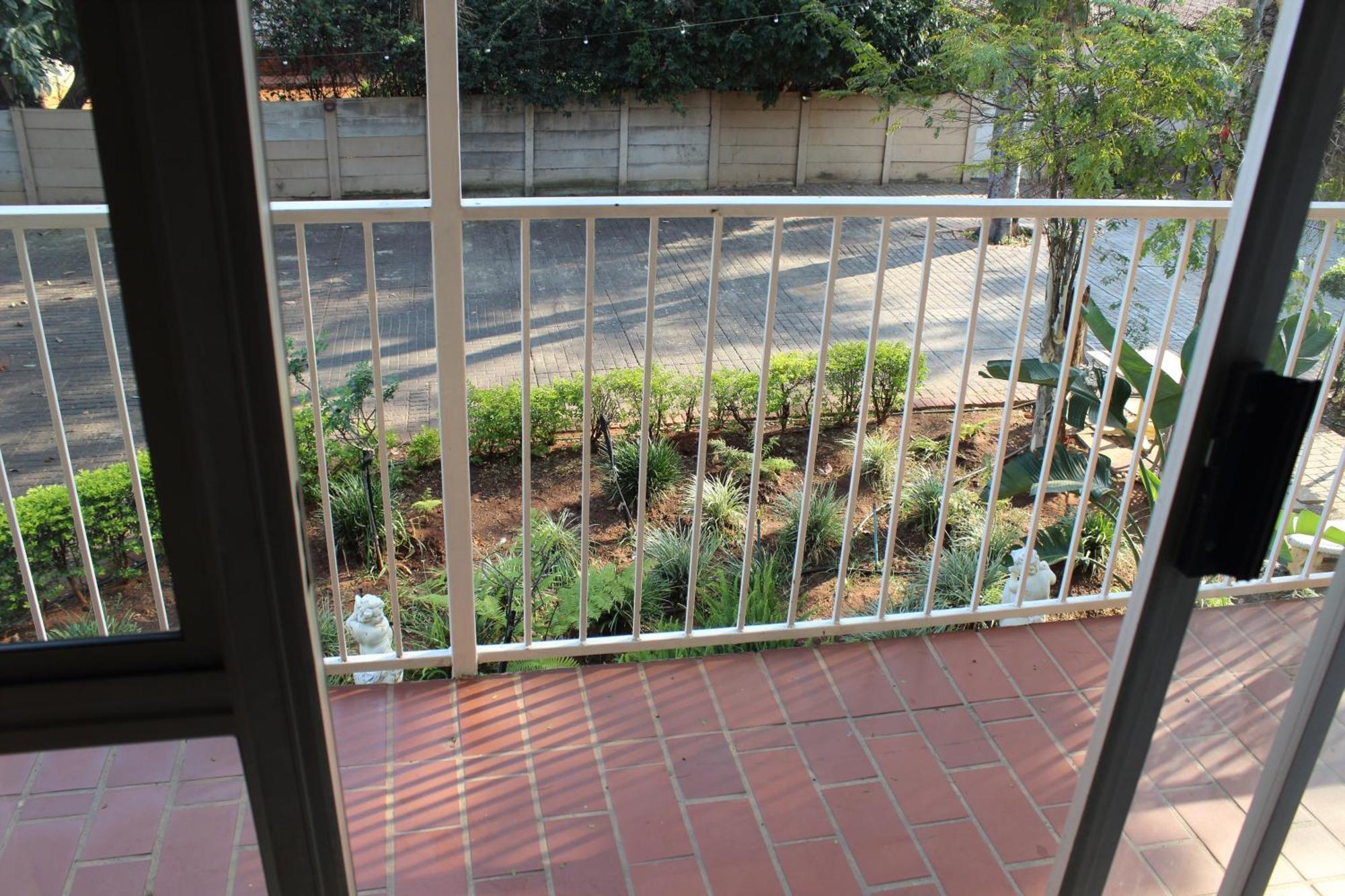 Purple Olive Guest House Pretoria Exterior photo
