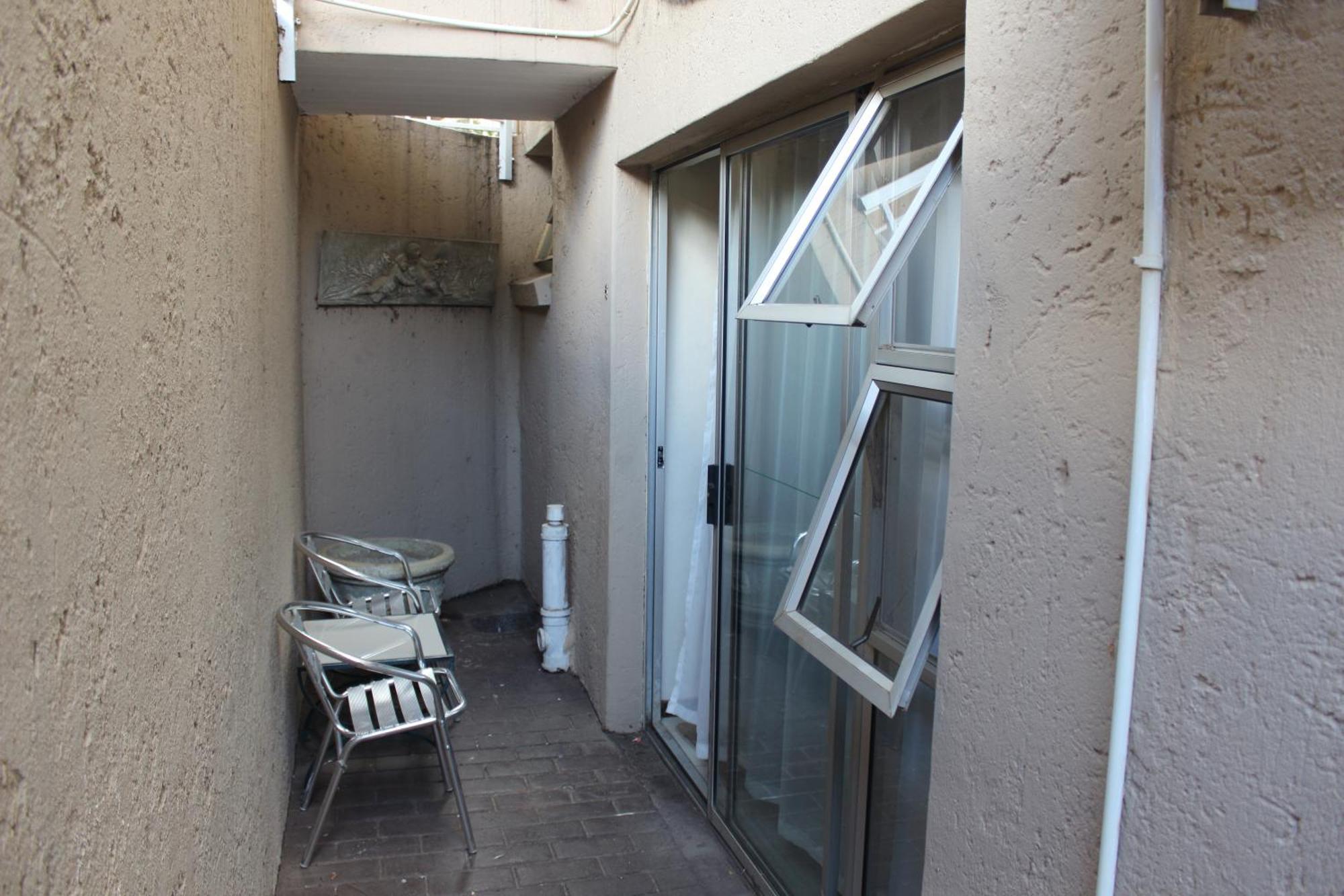 Purple Olive Guest House Pretoria Exterior photo