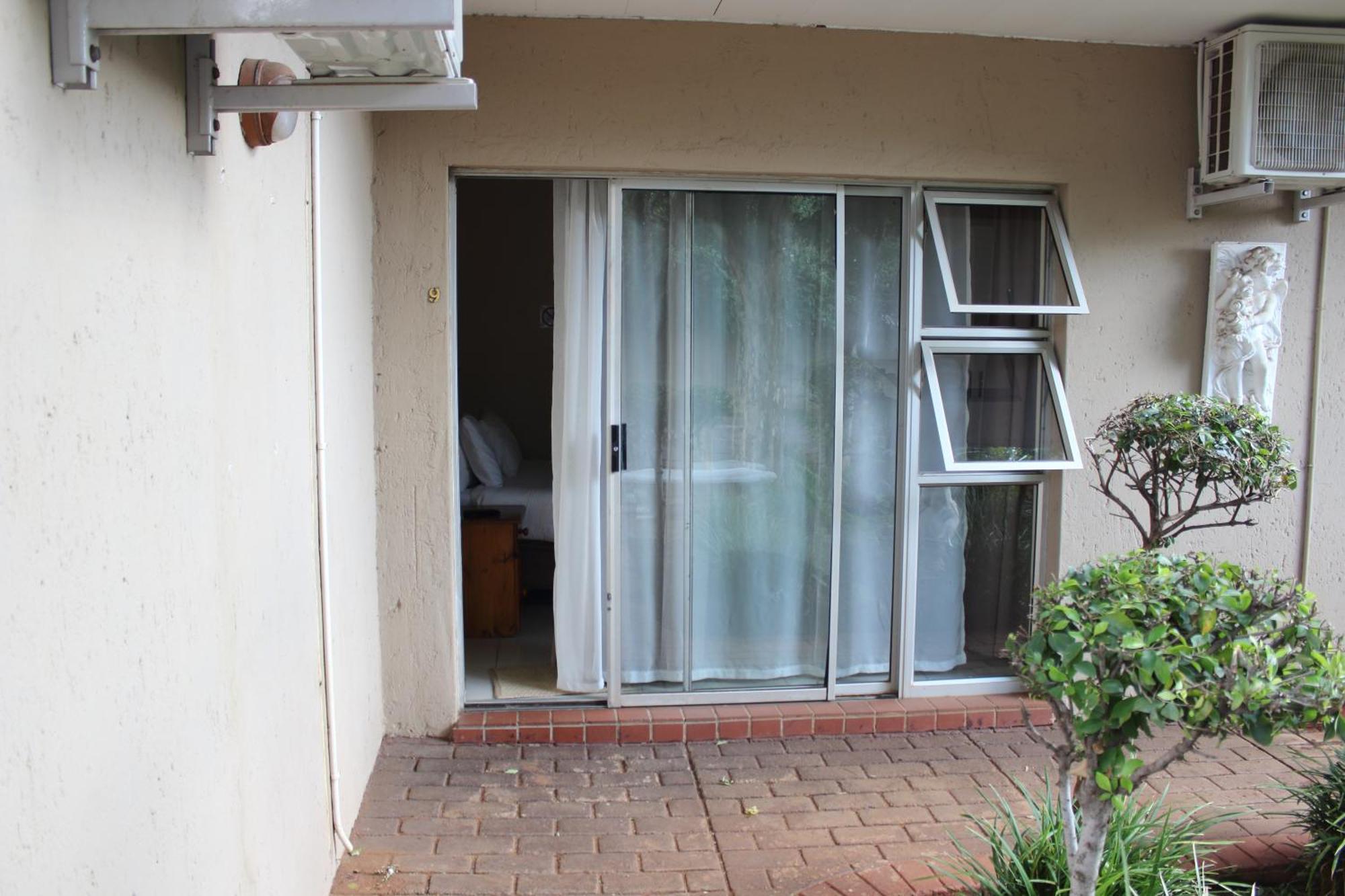 Purple Olive Guest House Pretoria Exterior photo