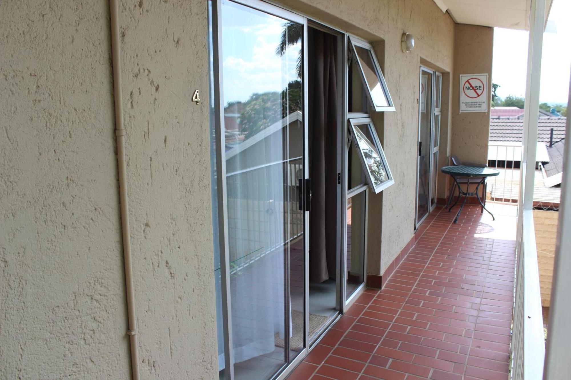 Purple Olive Guest House Pretoria Exterior photo